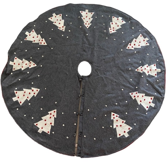 Christmas tree skirt 25 inches diameter like new - Picture 1 of 5